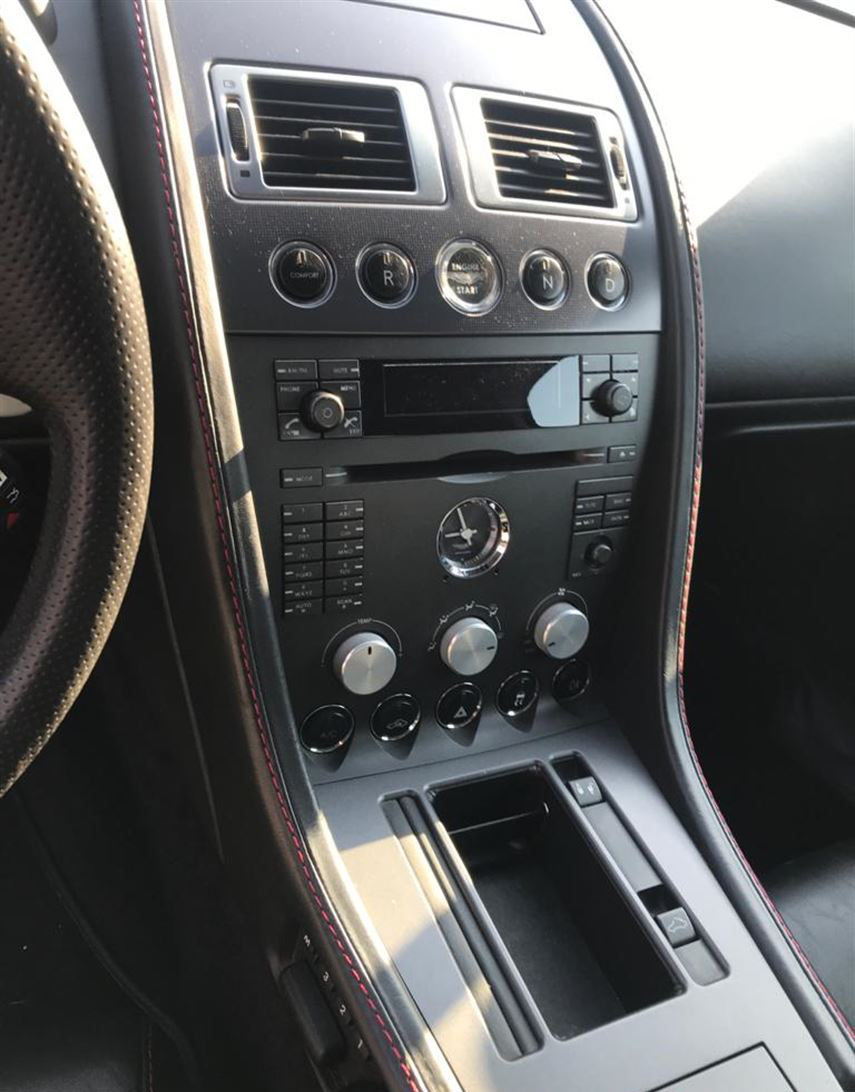 Aston Martin V8 Vantage Roadster