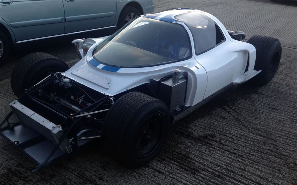 Chevron B16滚动底盘，可以选购FVC发动机