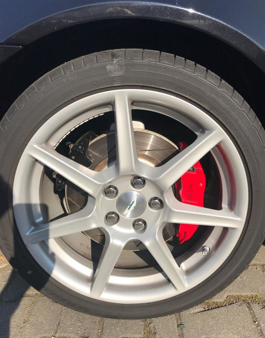 Aston Martin V8 Vantage Roadster