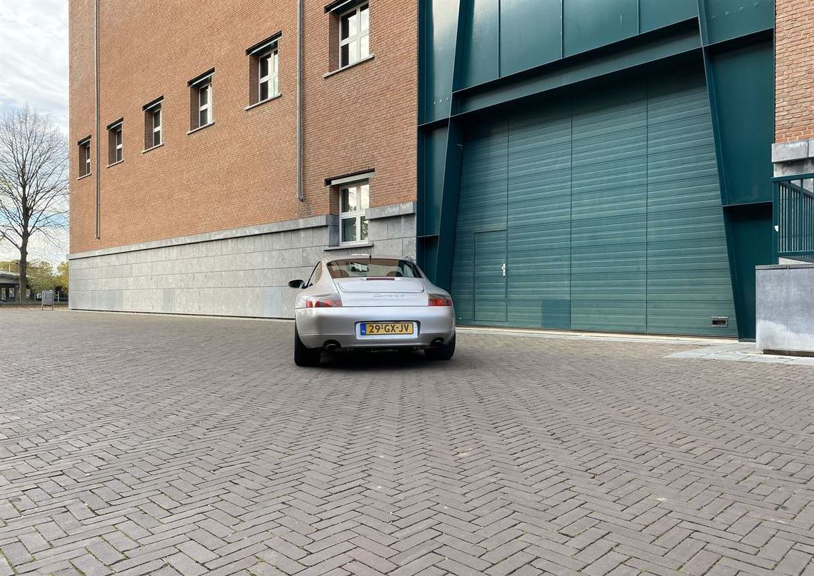 1999 保时捷911 Carrera 4