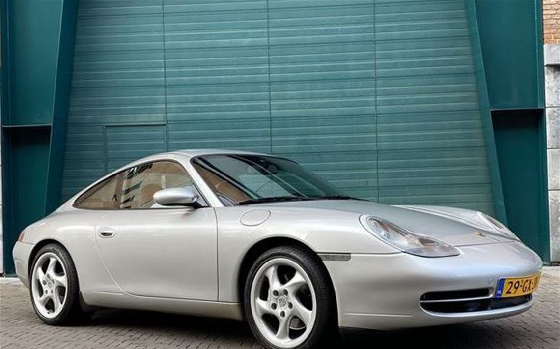 1999 保时捷911 Carrera 4