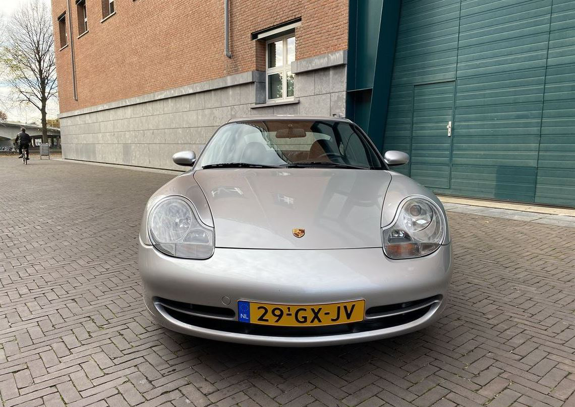 1999 保时捷911 Carrera 4
