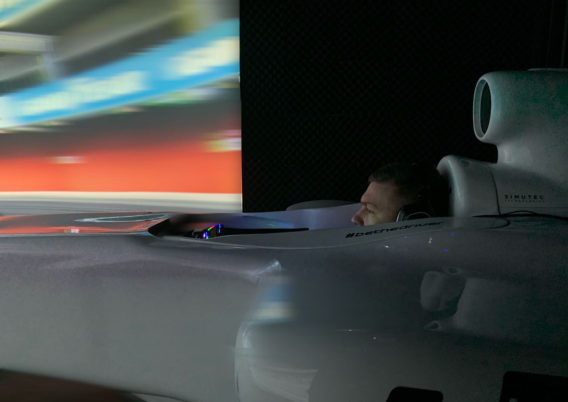 专业模拟器+遥测系统