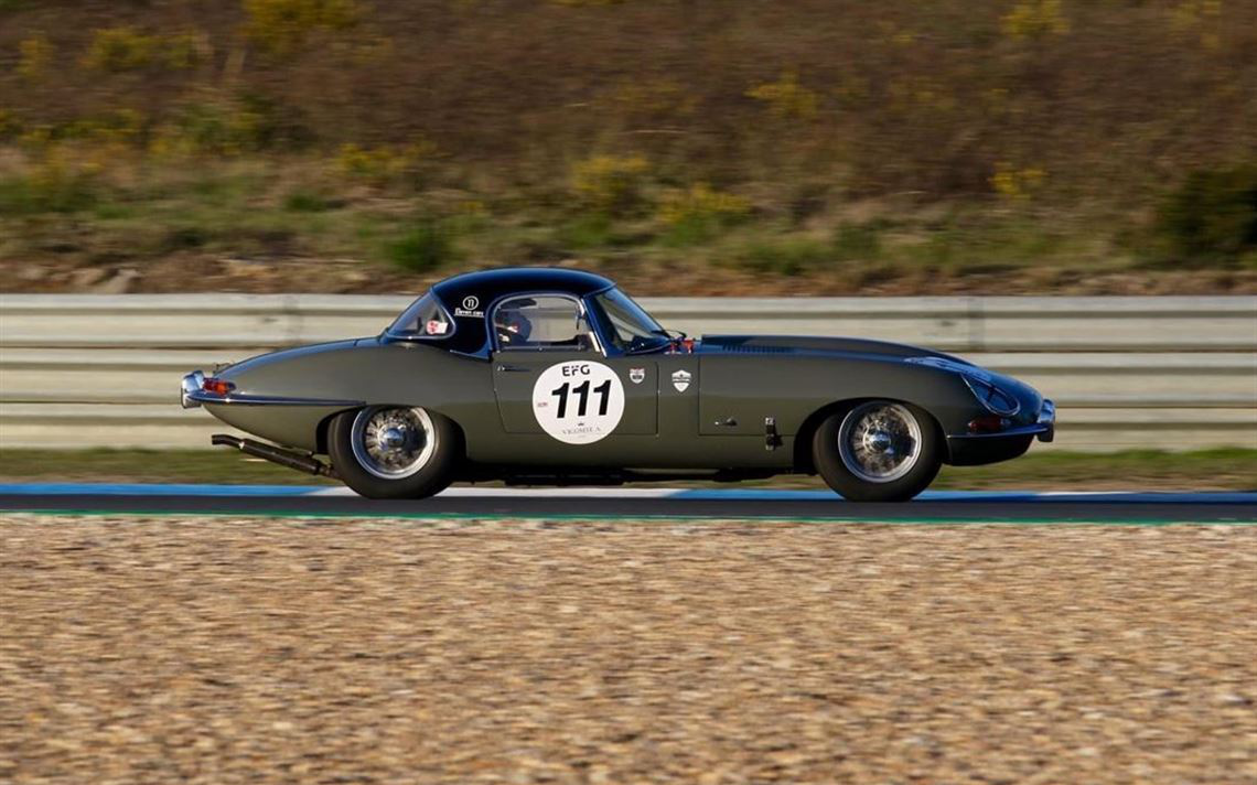Jaguar (จากัวร์) E Type Pre-63 GT