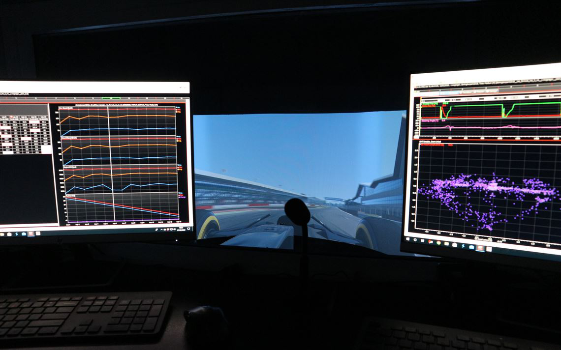 专业模拟器+遥测系统