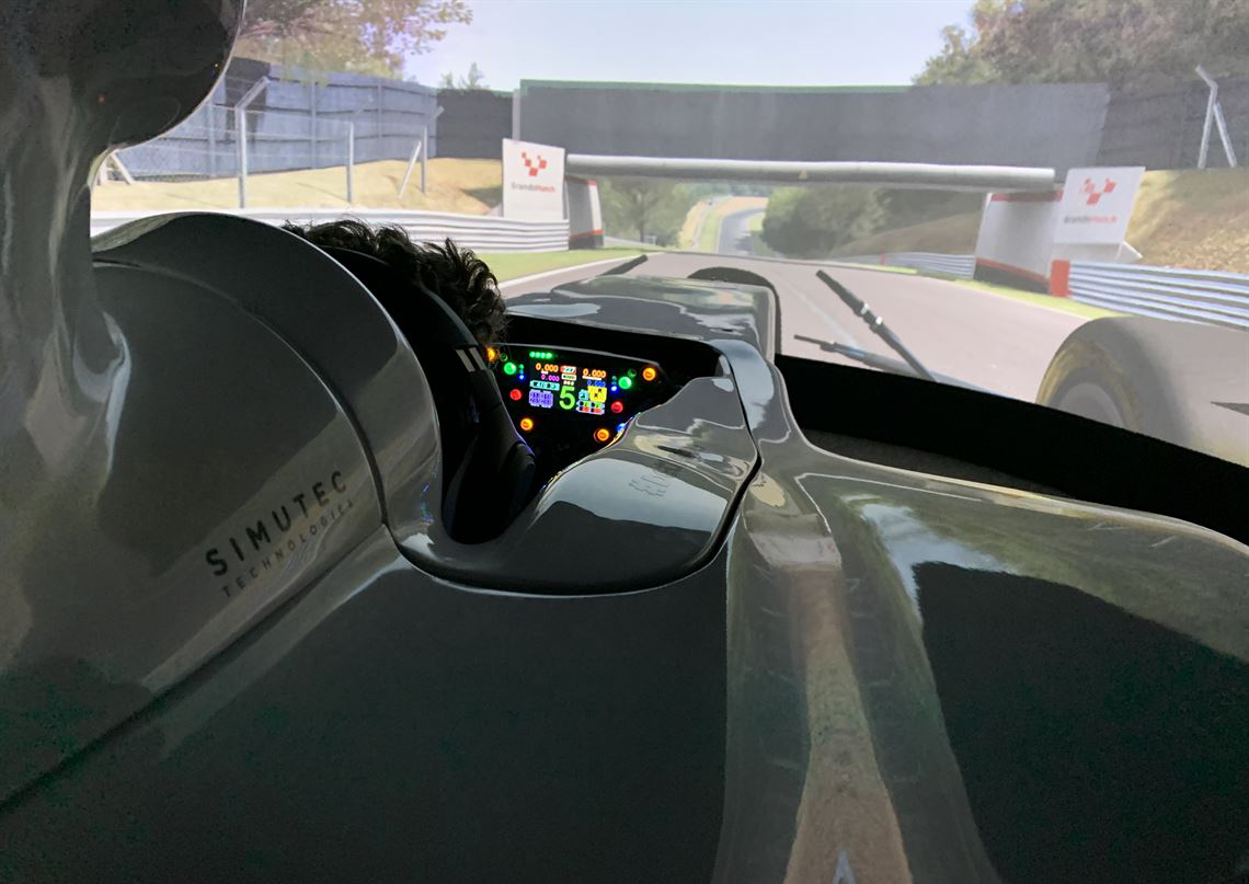 专业模拟器+遥测系统