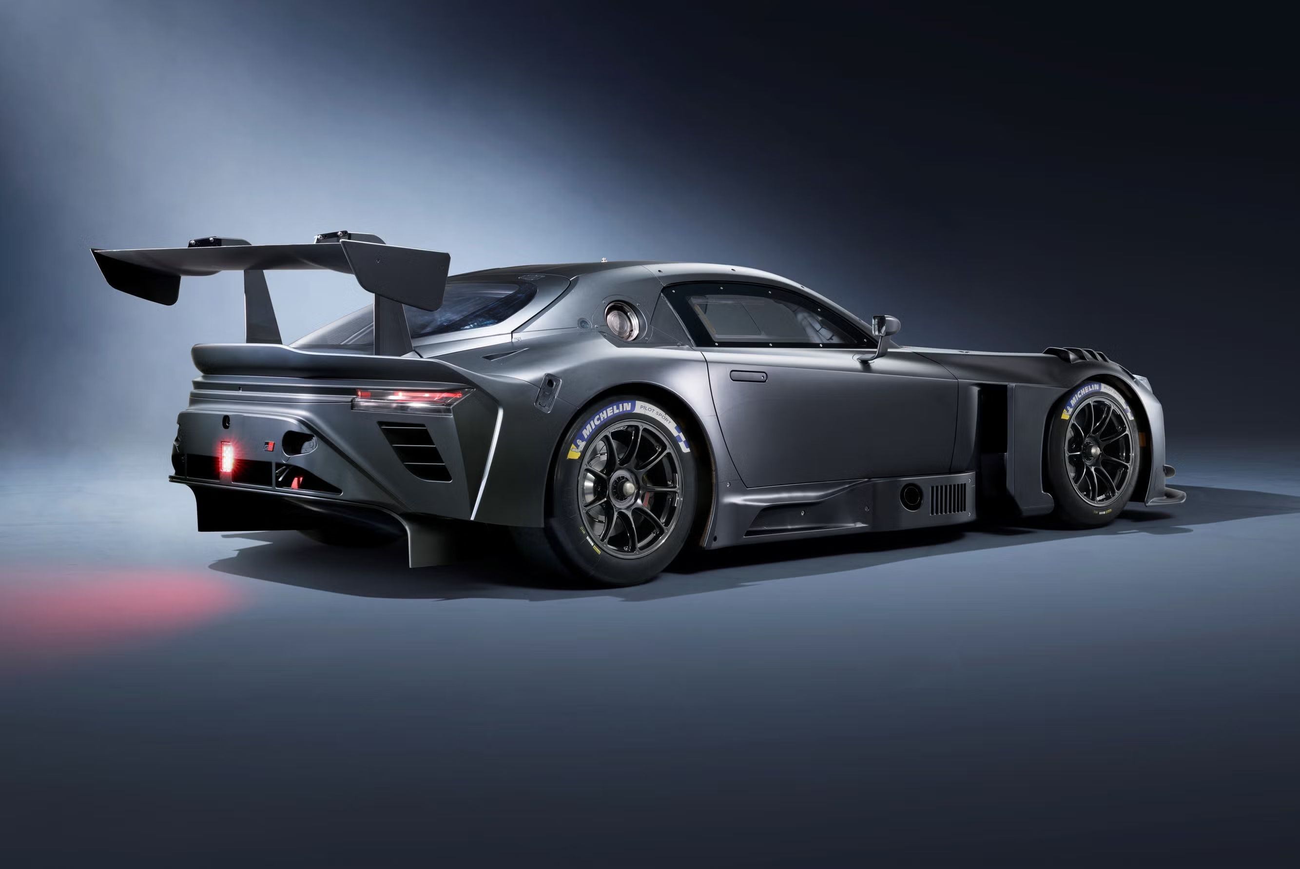 Toyota GR GT3 vs Huidige GT3-rivalen — Analyse van Competitieve Klaarheid