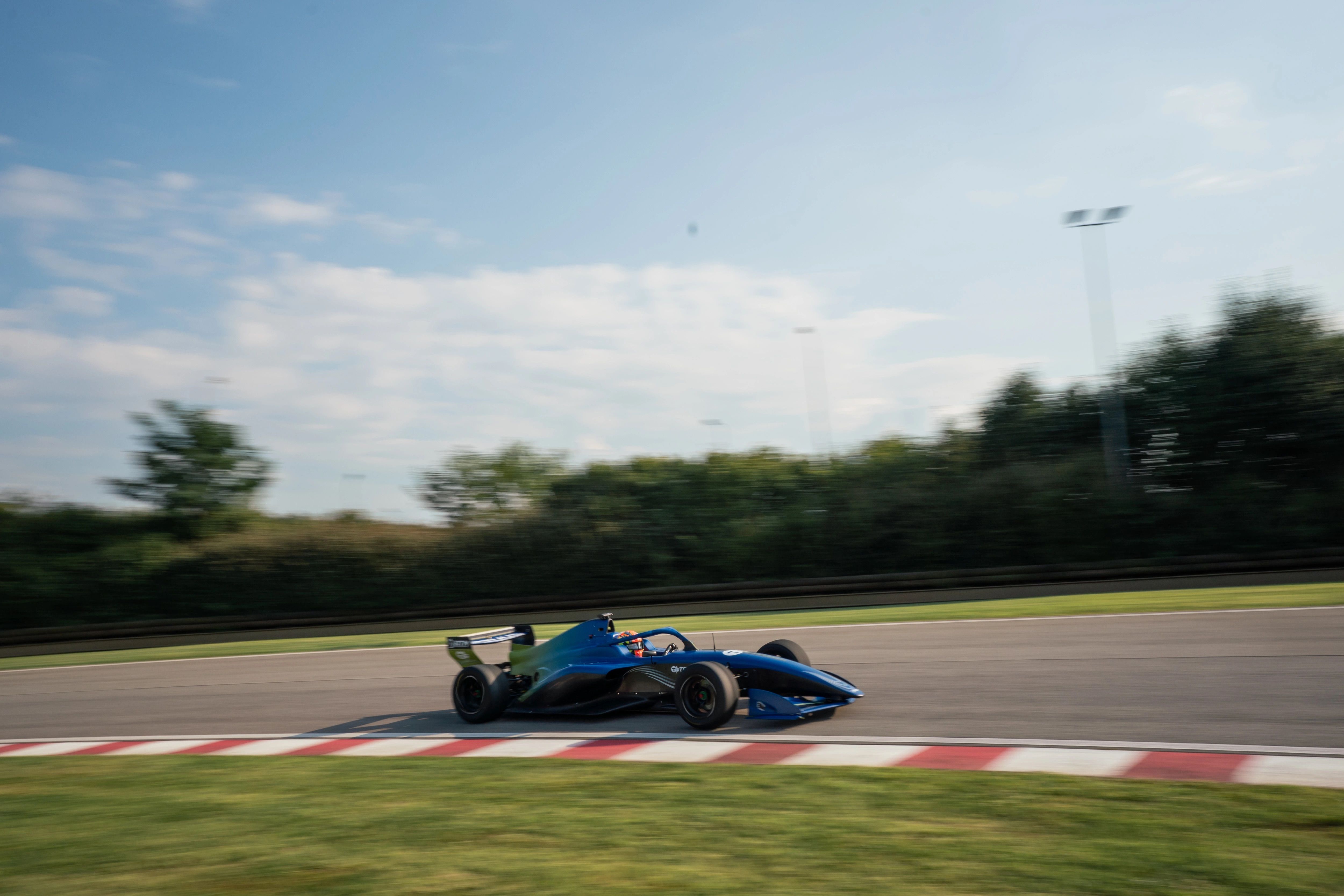 Tatuus T-326：第二代Formula Regional赛车搭配FRME亮相