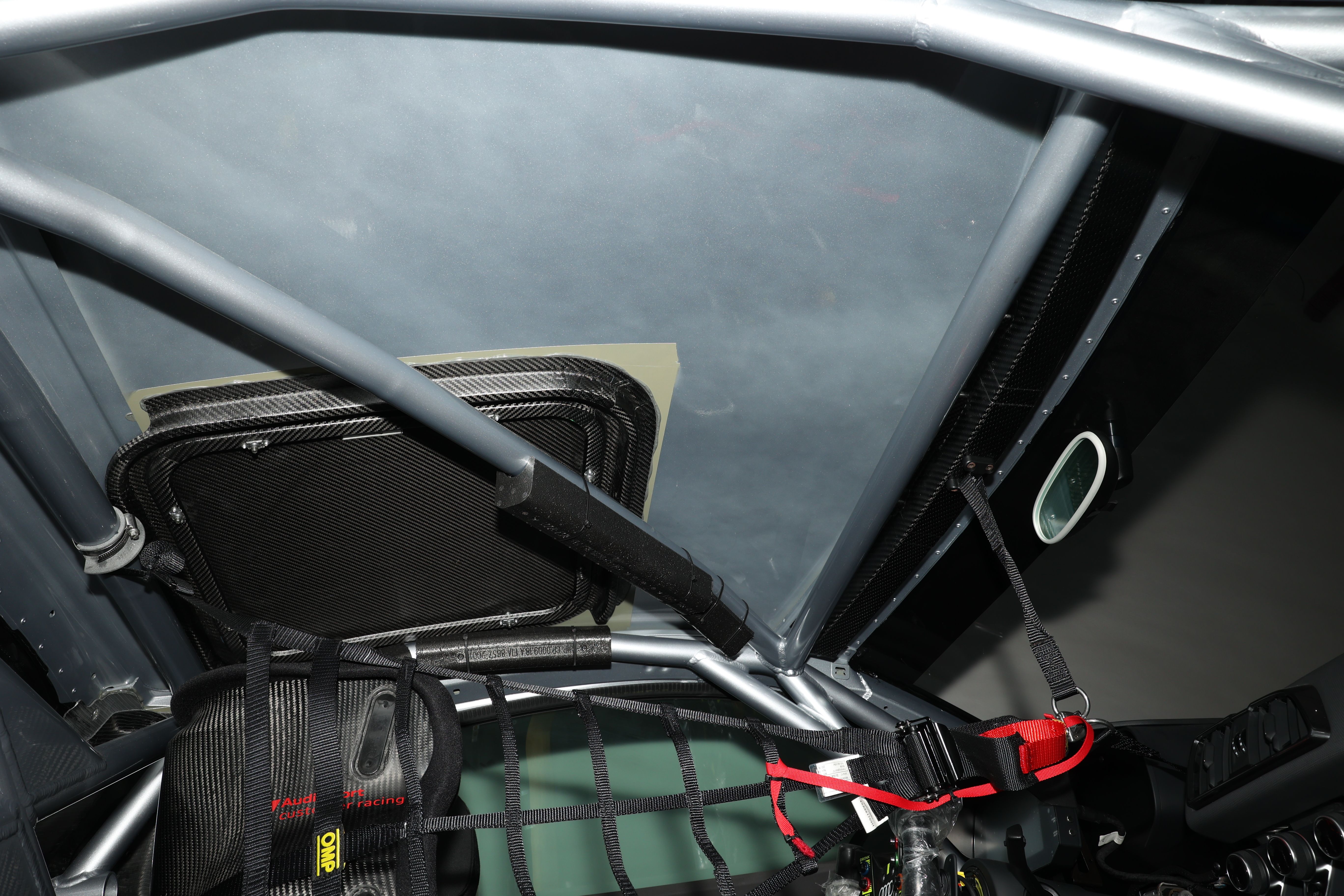 2022 Audi R8 LMS GT4 splinterny bil