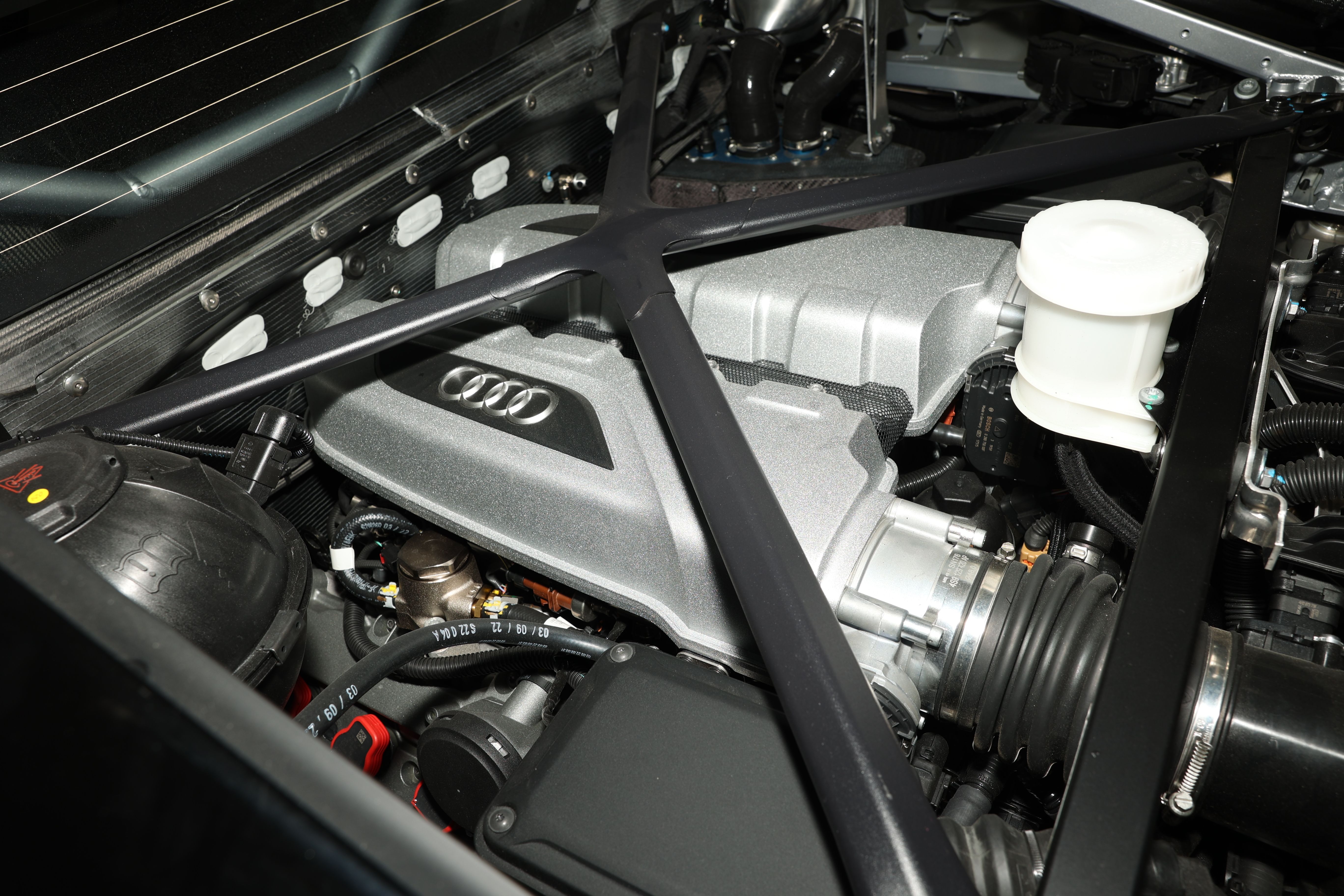 2022 Audi R8 LMS GT4 splinterny bil