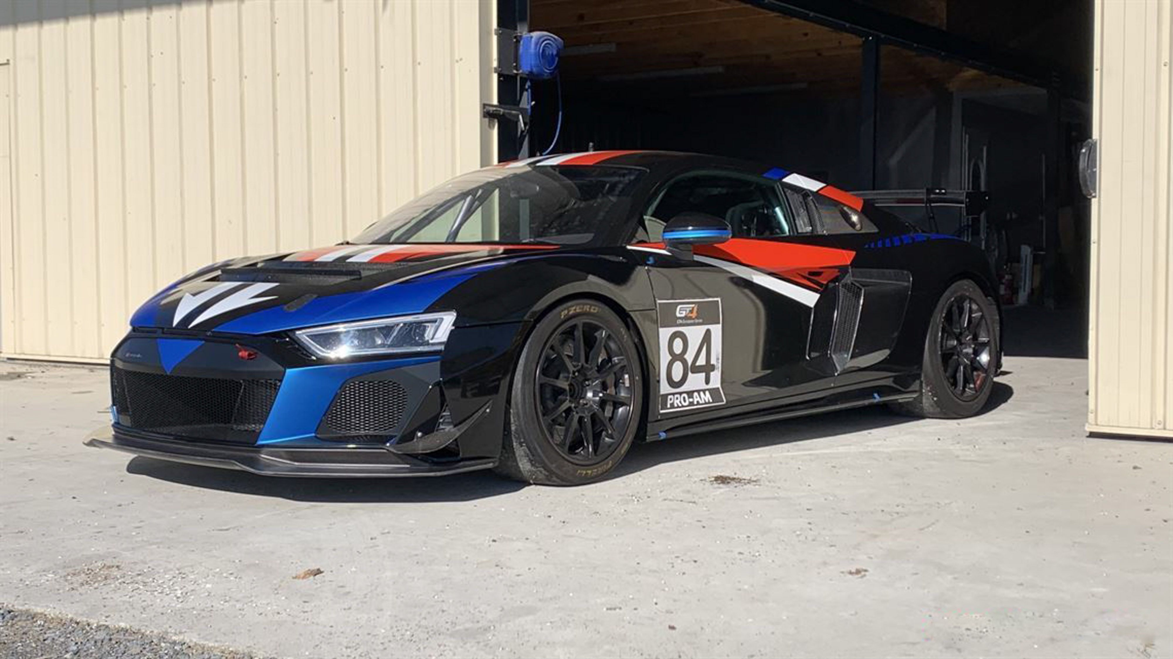 奥迪 R8 LMS GT4