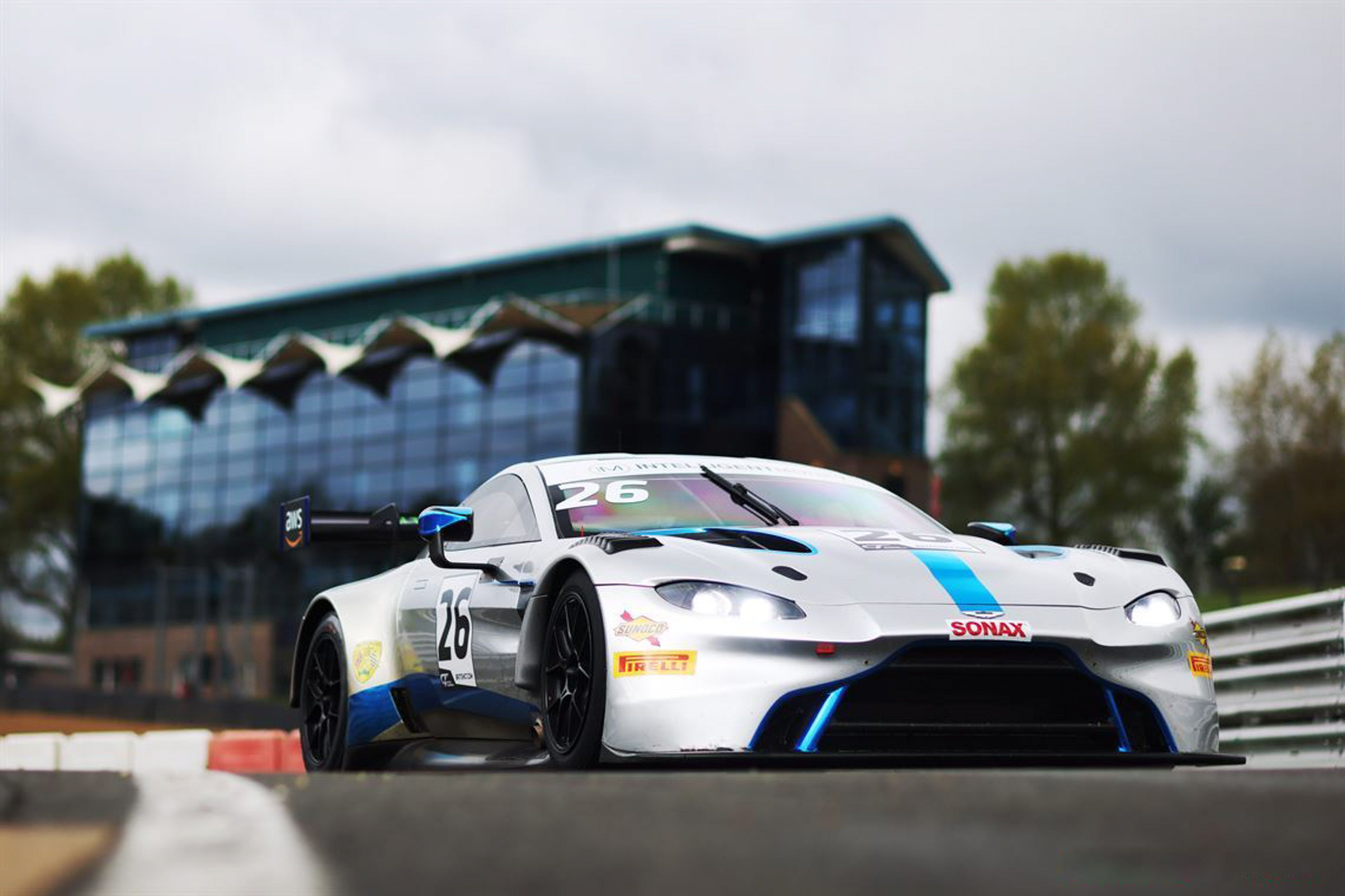 Aston Martin (アストンマーチン) Vantage GT3 仕様 / レース