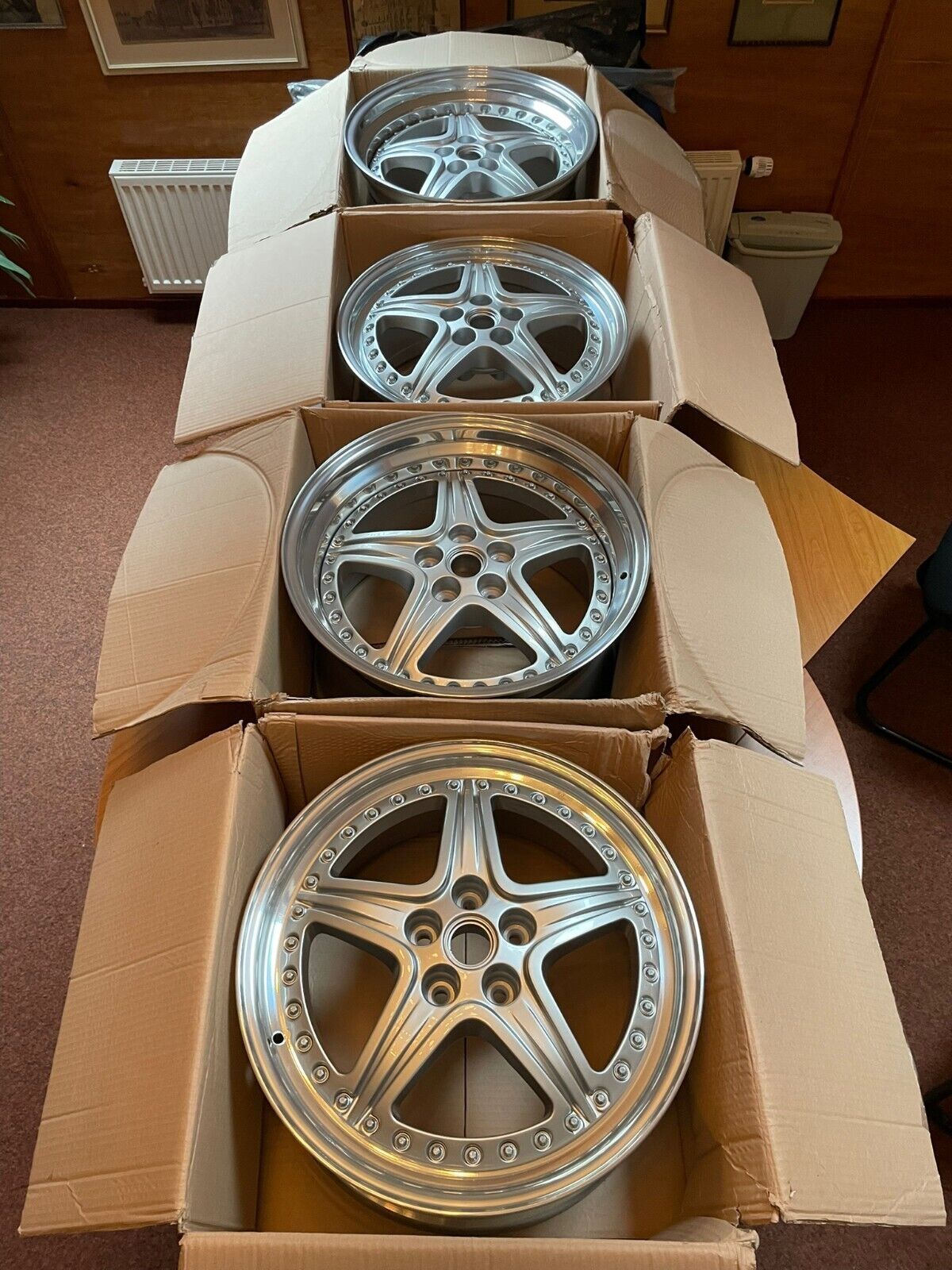 2001 فيراري Set of original Ferrari 550 Barchetta rims new in original boxes