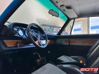 電動 1976 年保時捷 912E 轎跑車
