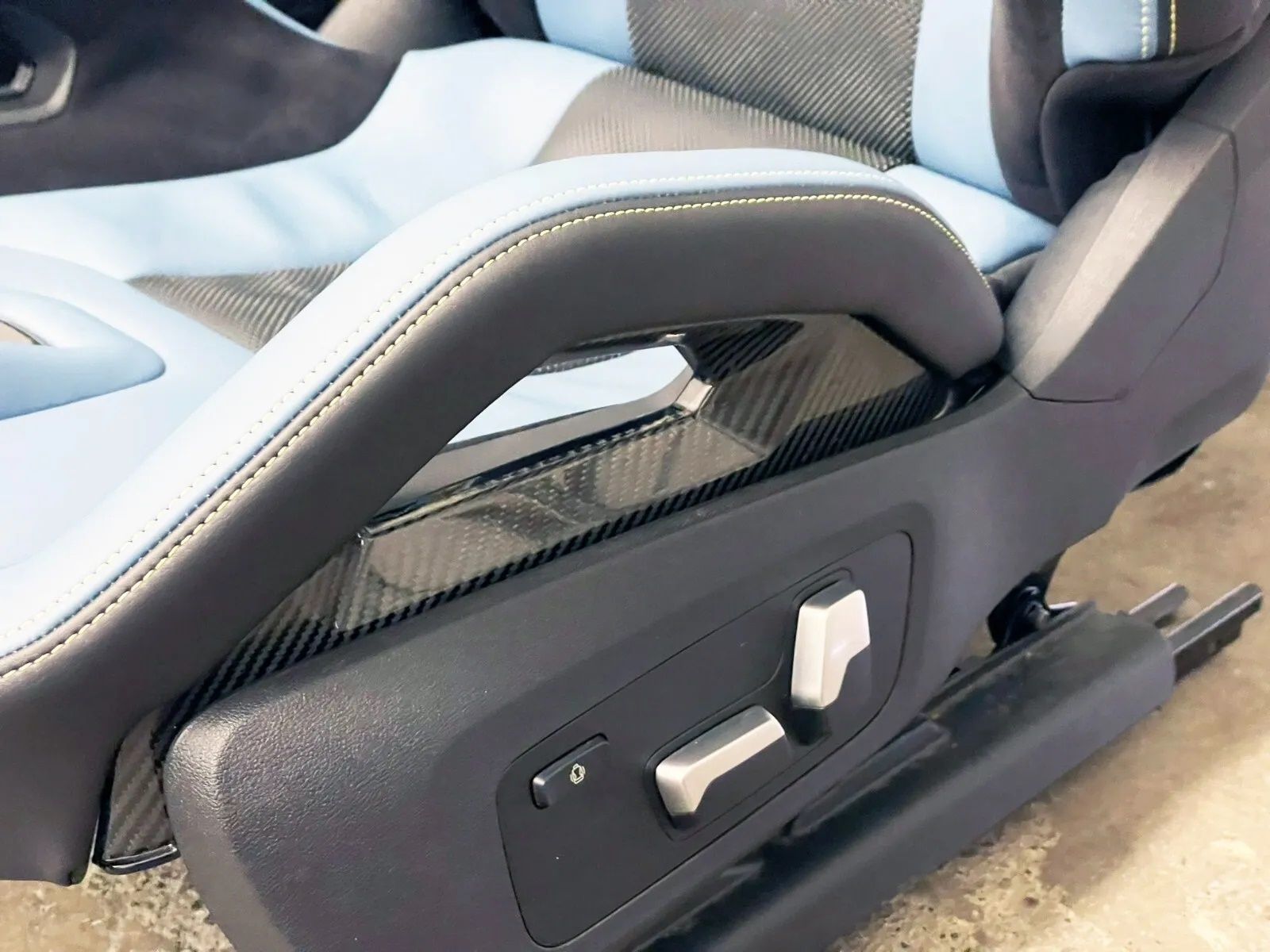 21-24 BMW M4 G82 Carbon Bucket Seats Carbon Fiber Seats Pair 4K MILES