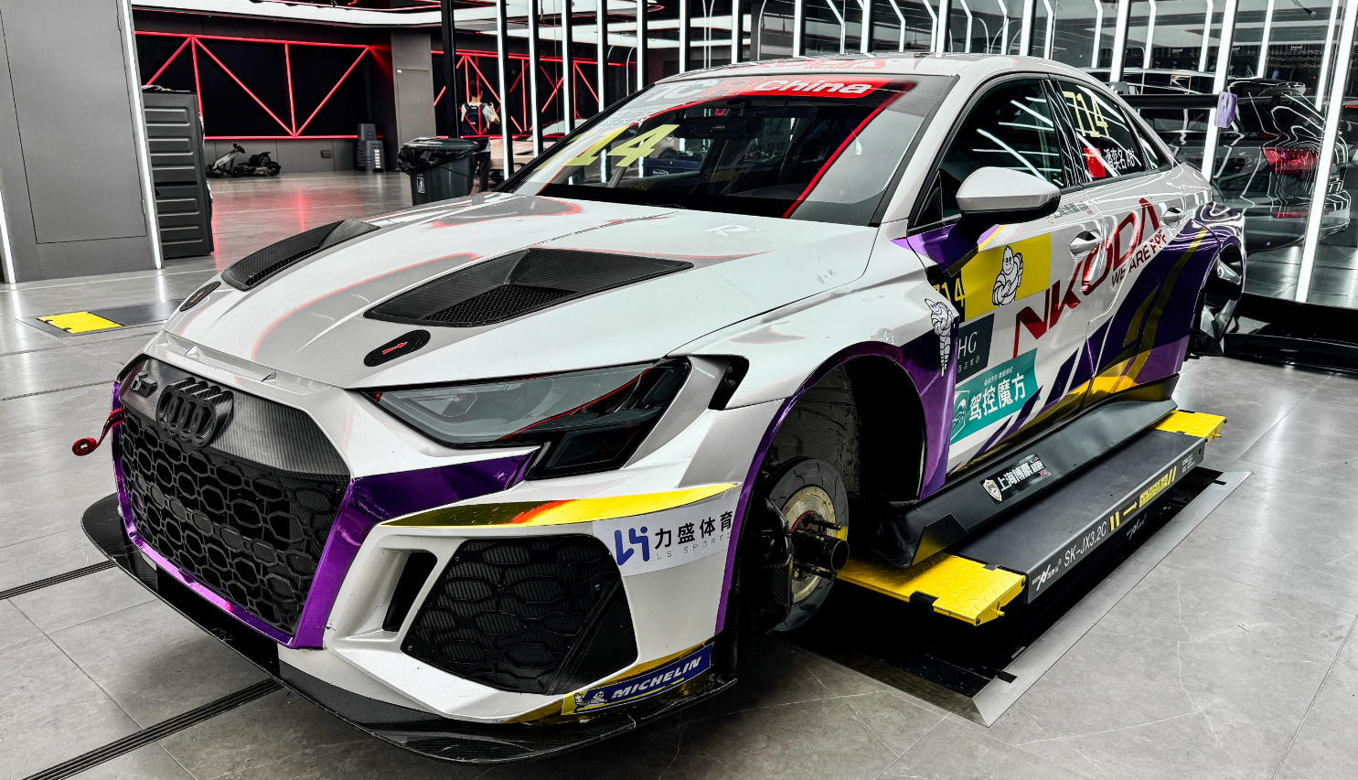 아우디 RS3 LMS TCR