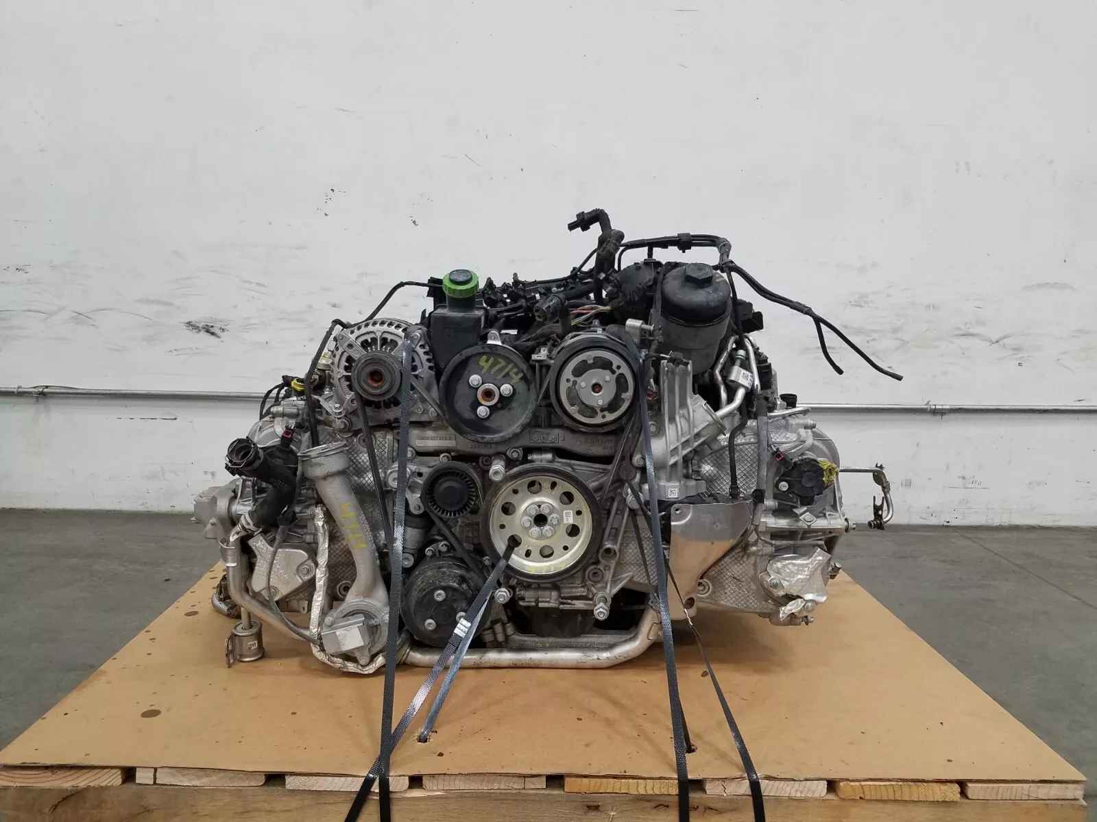 2022 Porsche 911 Turbo S 992 3.7L 640pk Motor