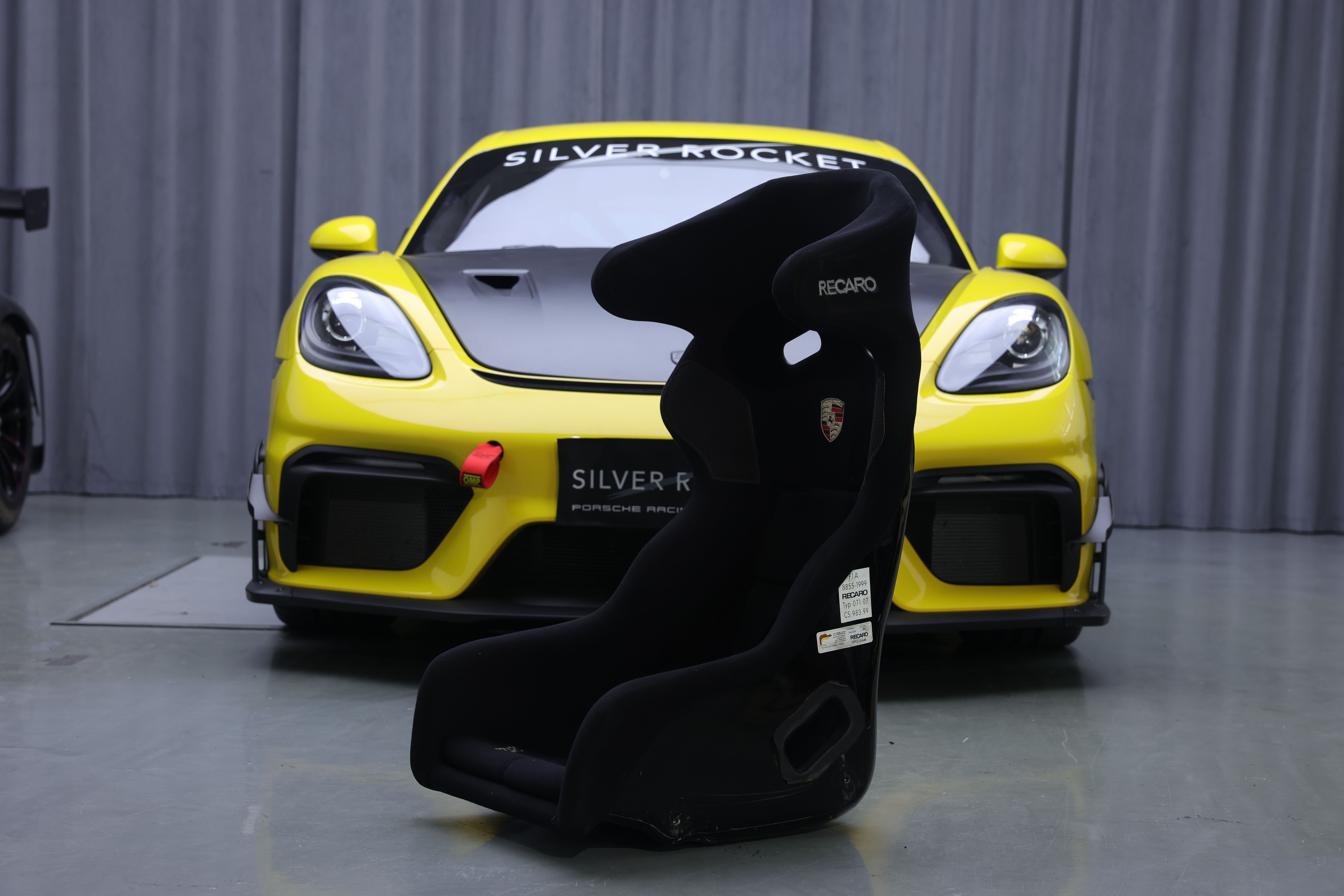 ĐÃ SỬ DỤNG: Porsche 996 GT3 CUP OEM SEAT 996.521.037.92