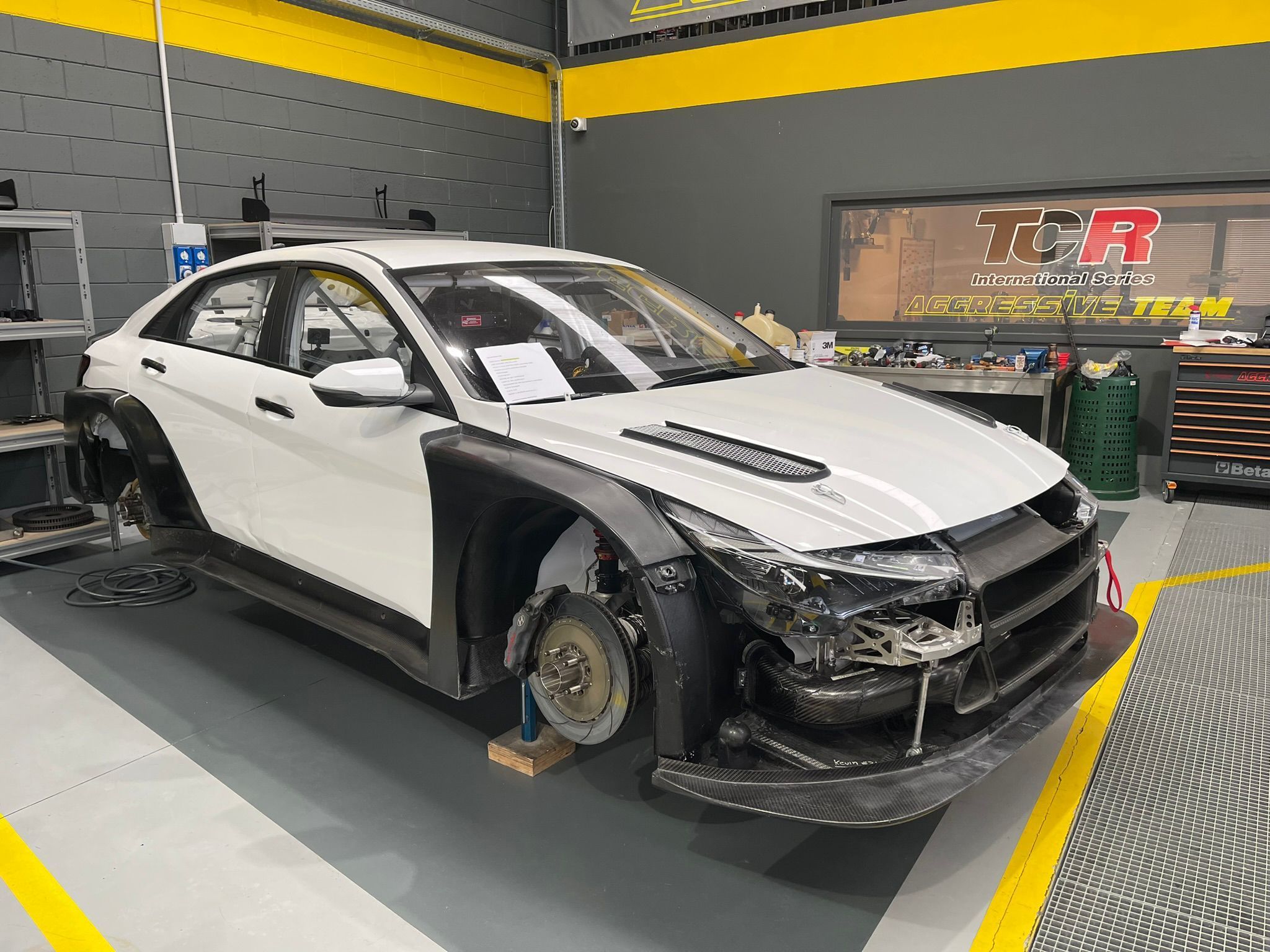 Massenverkauf von 3 TCR Elantra N 