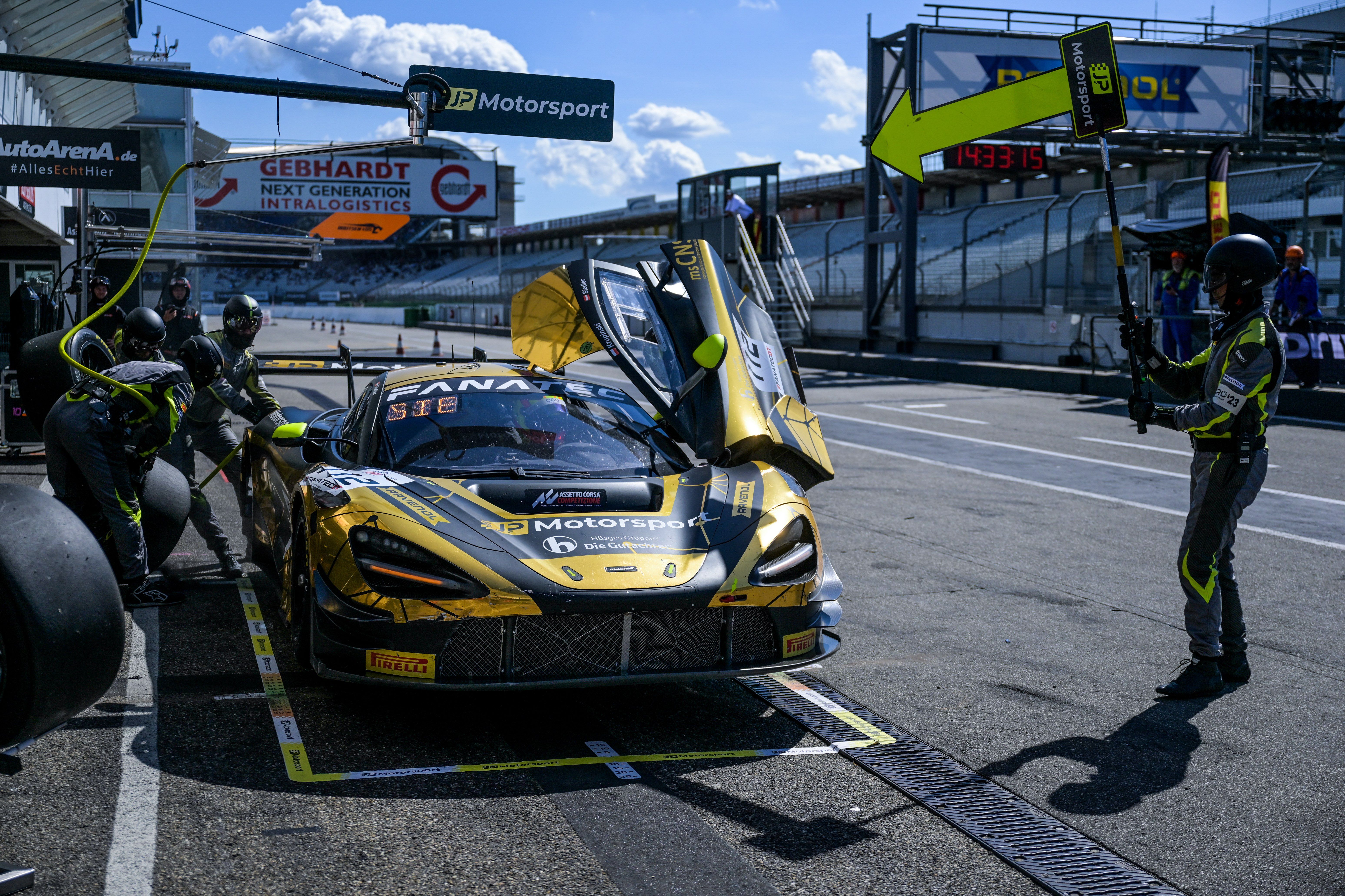 McLaren (迈凯伦) 720S GT3 EVO