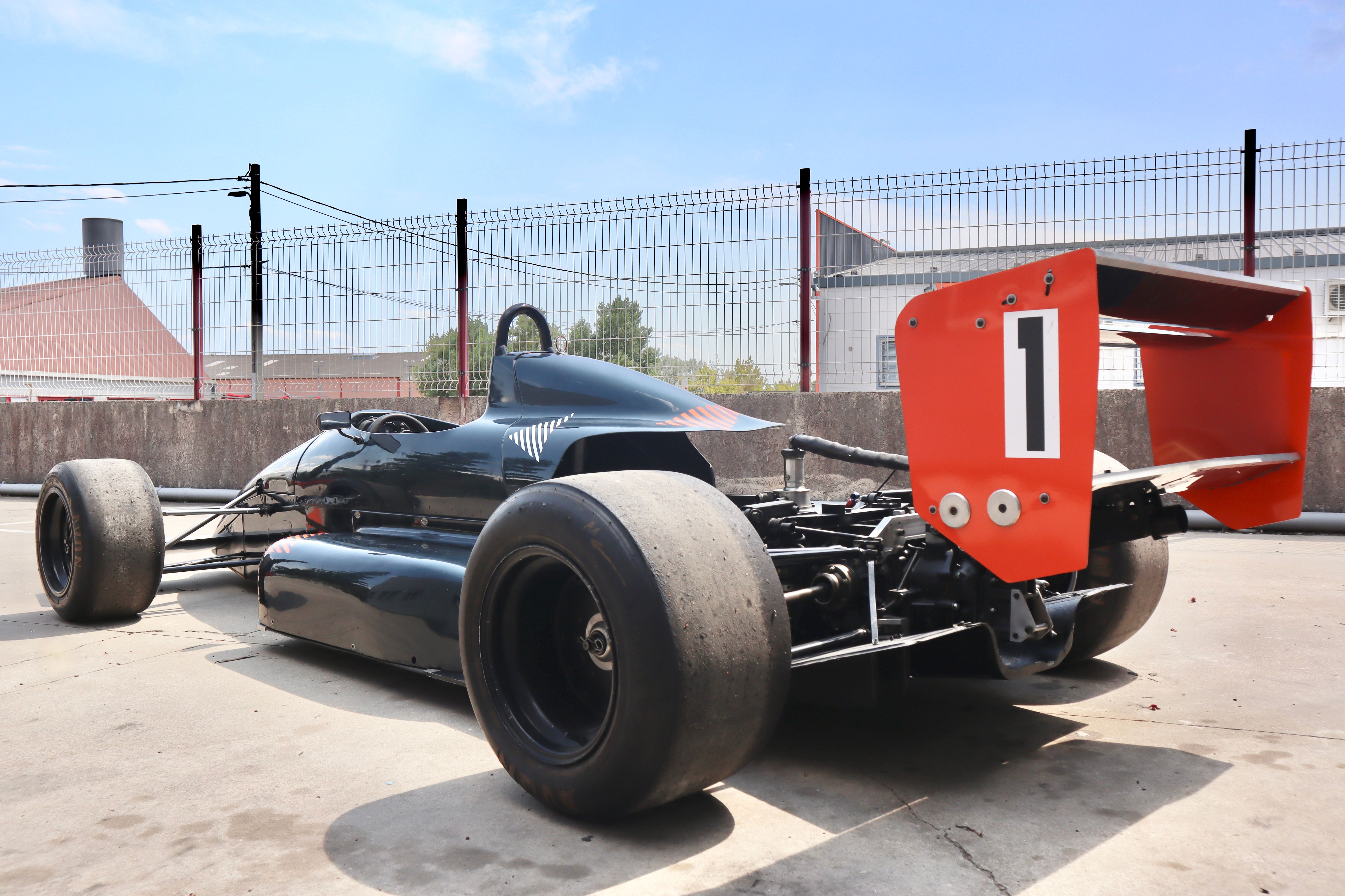 Khung xe Ralt RT32 1988 với hộp số Hewland MK9