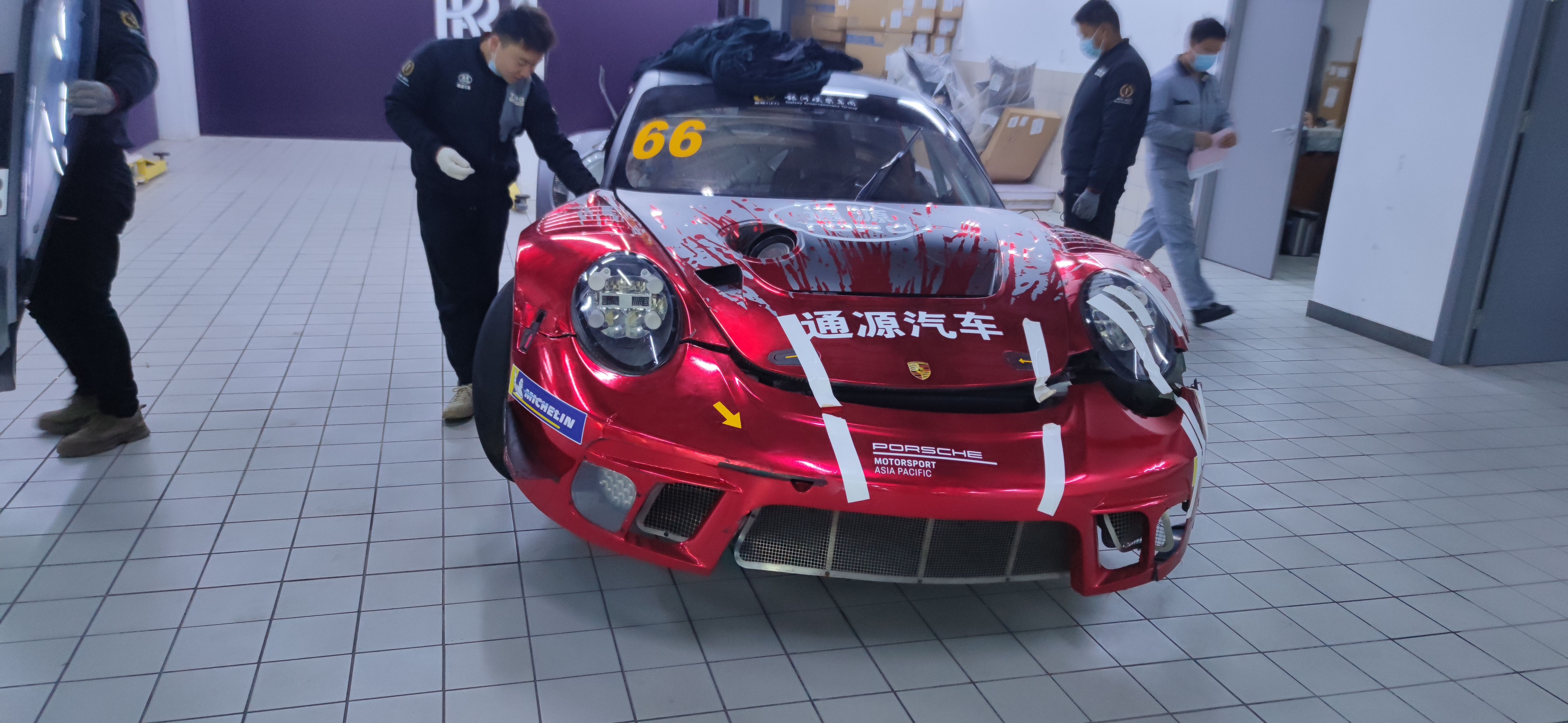 保时捷 991.2 GT3R 受损