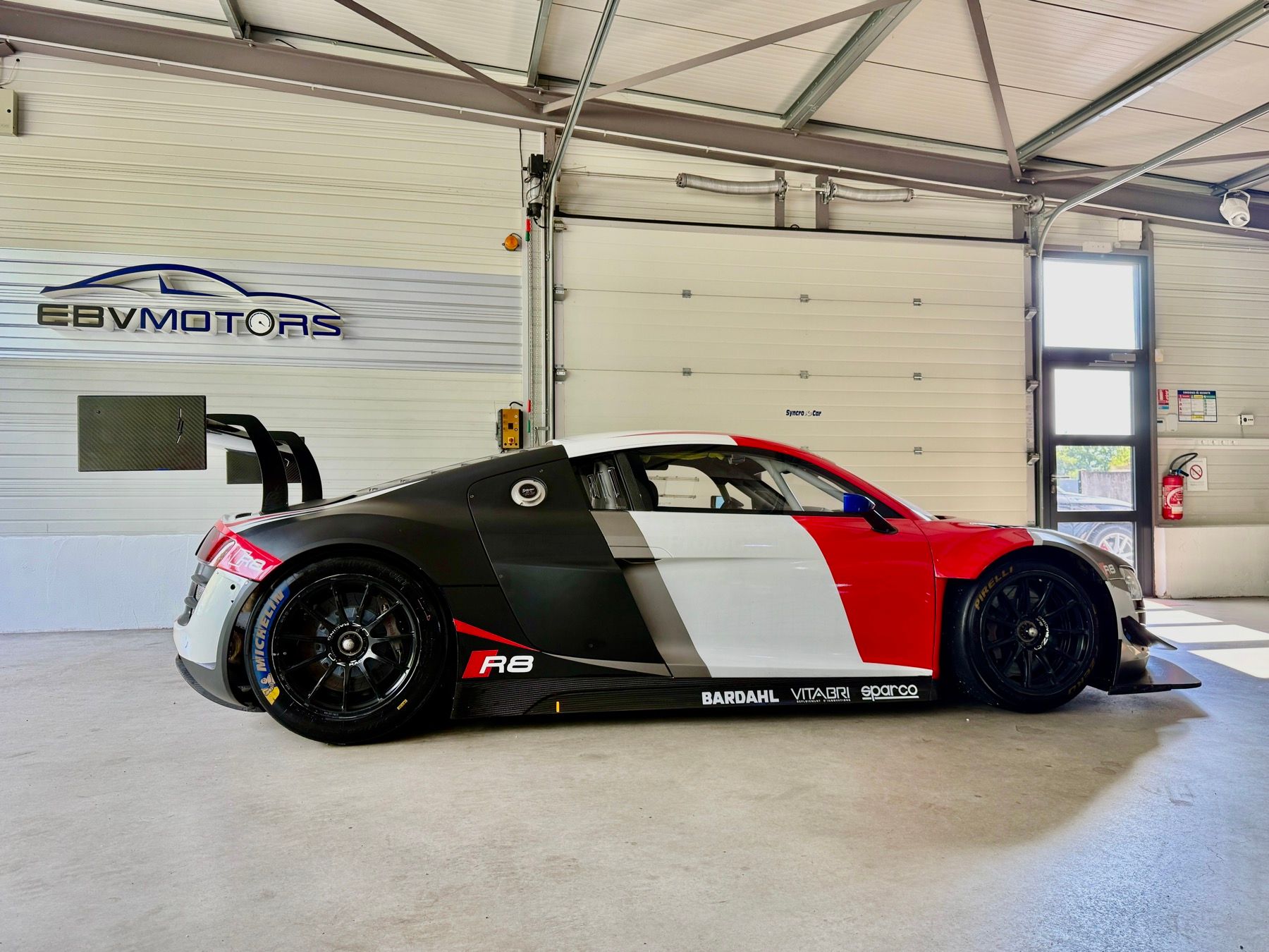 Audi R8 LMS ULTRA 5.2 V10 560 馬力