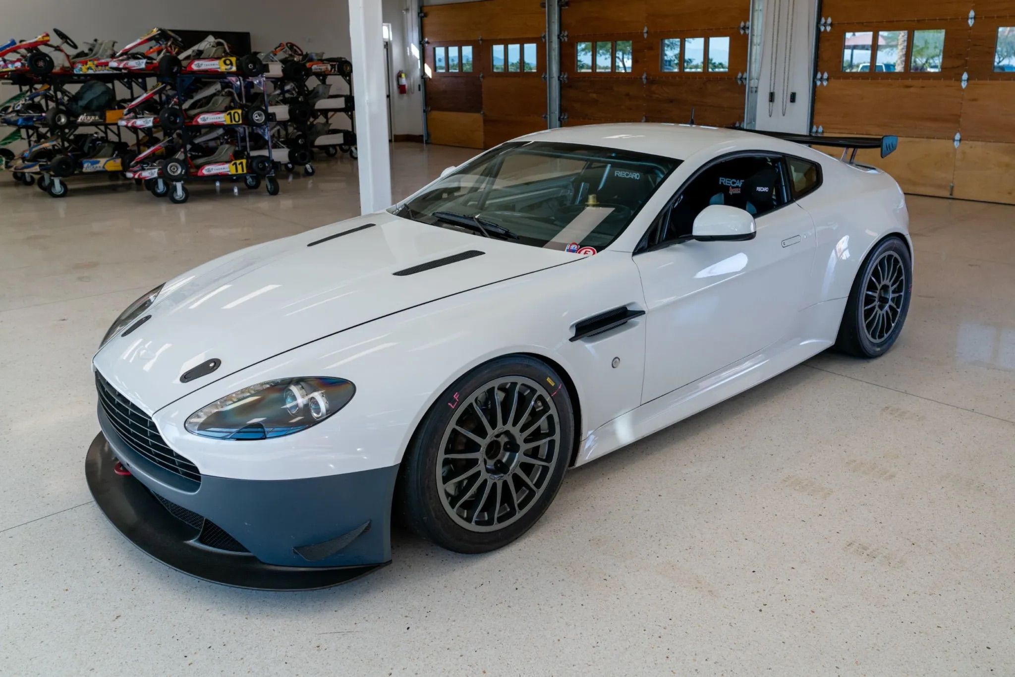 Aston Martin Vantage GT4 Old