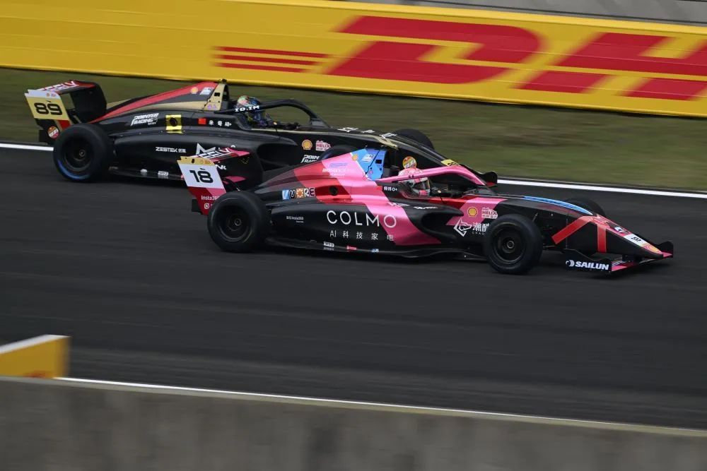 Shi Wei's Galeriya/Mga Larawan/Mga Imahe