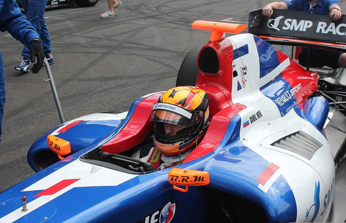 Daniil Move