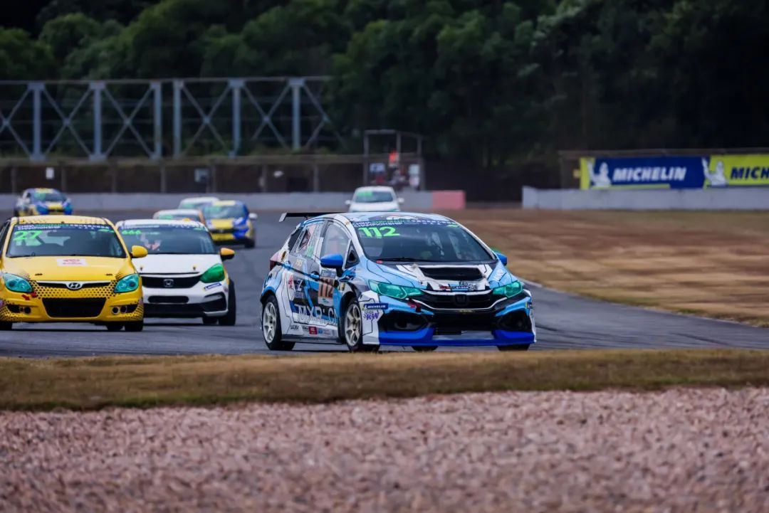 Mantenendo il trono, il team Weili MXR ha difeso con successo il campionato annuale a squadre della classe CEC National Cup Chiga 1600A