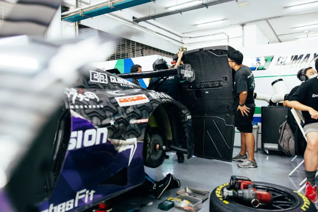 雪邦12小时 | Team 777与极点赛车携手完成2025耐力首赛