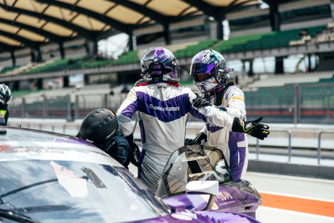 雪邦12小时 | Team 777与极点赛车携手完成2025耐力首赛