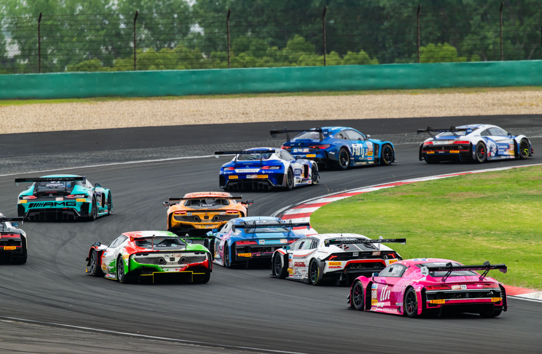 Druhý závod China GT Shanghai 2025 skončil vášnivě