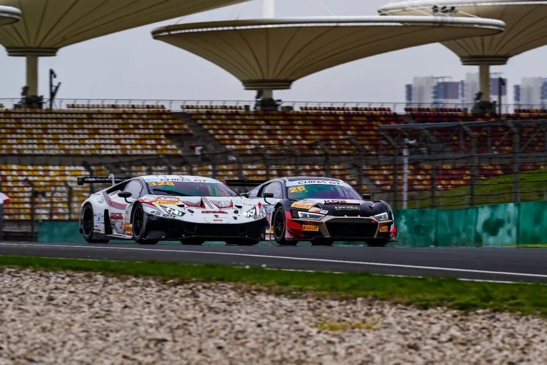 Druhý závod China GT Shanghai 2025 skončil vášnivě