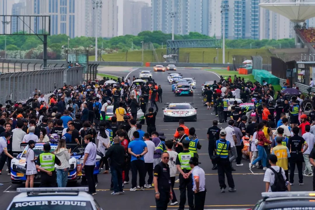 Druhý závod China GT Shanghai 2025 skončil vášnivě