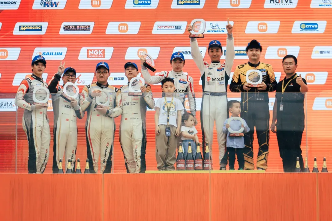 326 Racing Racing won many podiums at CEC Chengdu Station