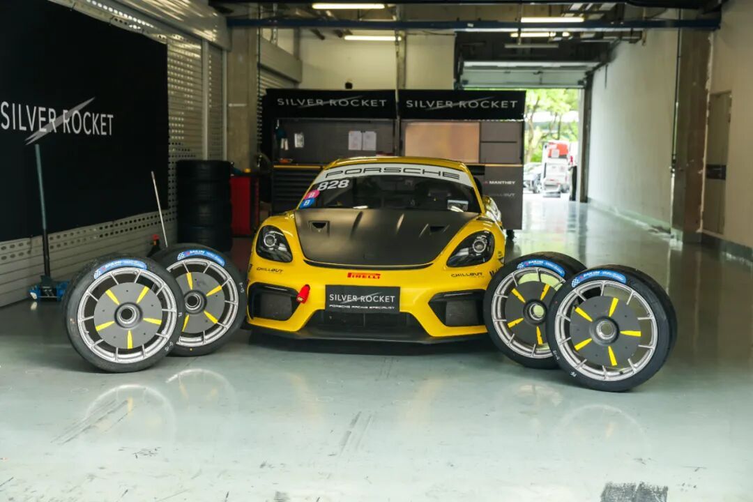 SilverRocket GT4RS překonal rekord v nejrychlejším pouličním voze na mezinárodním okruhu v Šanghaji! 2:08:80