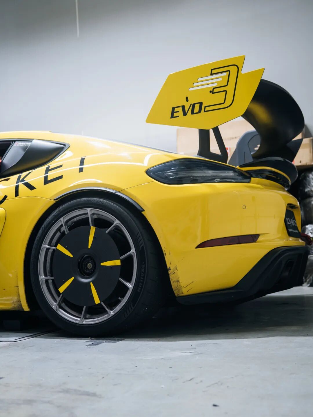 SilverRocket GT4RS překonal rekord v nejrychlejším pouličním voze na mezinárodním okruhu v Šanghaji! 2:08:80