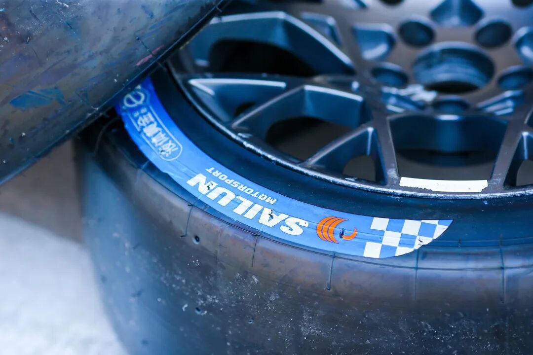 Nagtatampok ang CTCC China Cup Ordos Station ng high-speed showdown, kung saan ang racecourse ay nagpapalakas ng matinding kompetisyon.