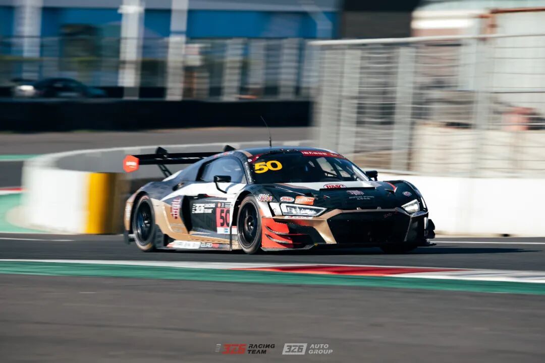 Závodní tým 326 úspěšně dokončil sezónu CEC 2025.