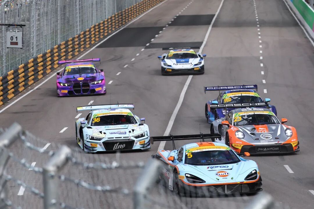 Tým Uno Racing dokončil Světový pohár FIA GT 2025